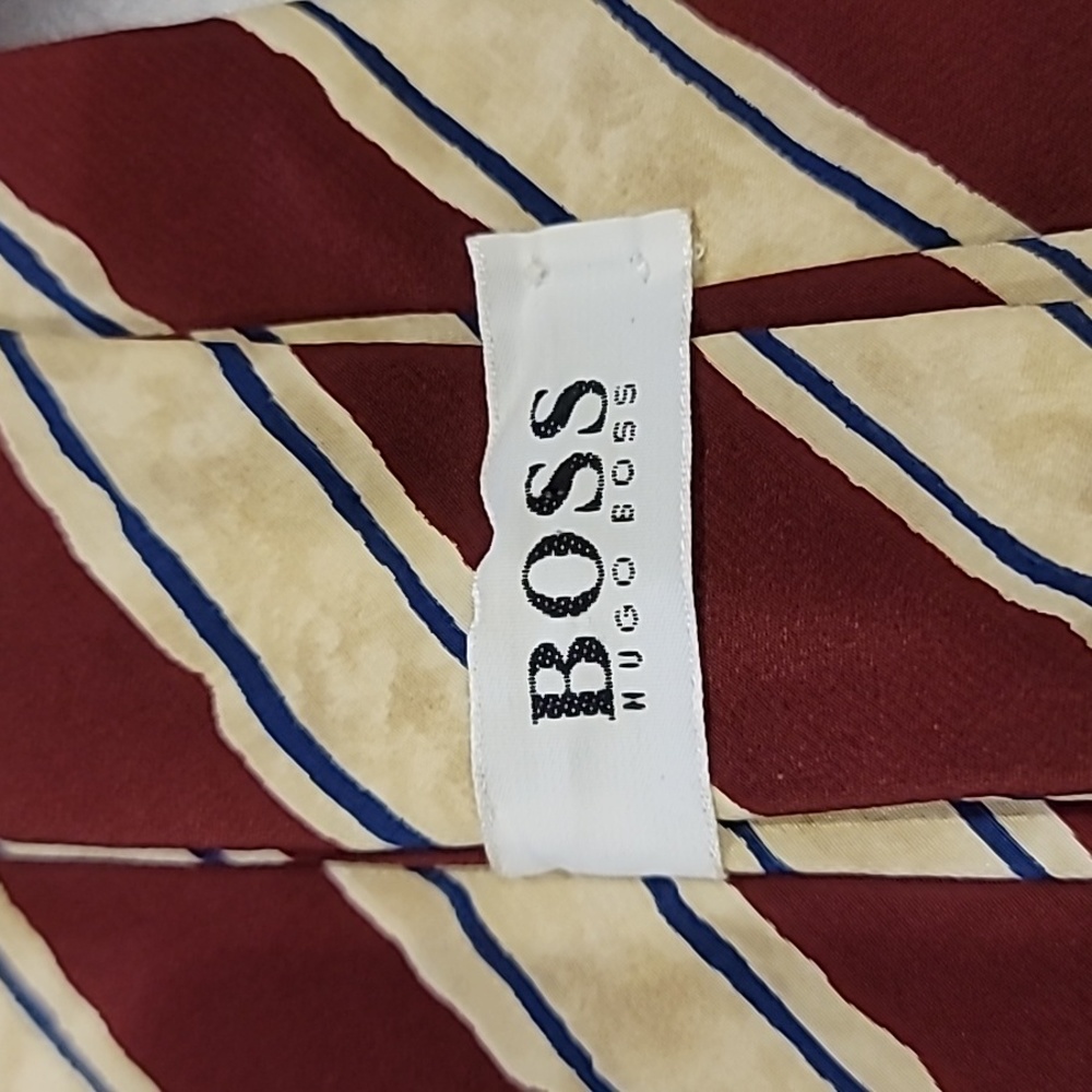 Hugo Boss All Silk 4" Wide Swiggle Striped Red White Blue Tie - Picture 4 of 6